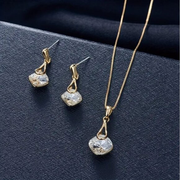 Dangle Earrings + Necklace - Elegant Jewelry Set - Picture 4 of 4